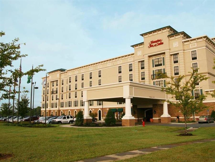 Hampton Inn & Suites Dobson Exterior photo