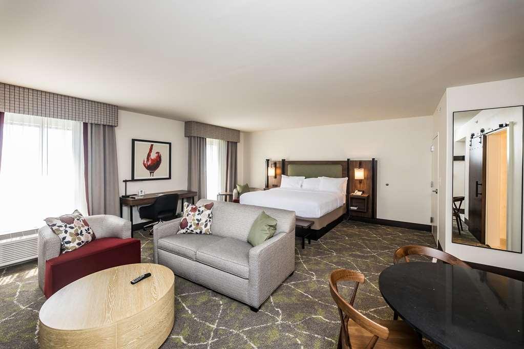 Hampton Inn & Suites Dobson Room photo