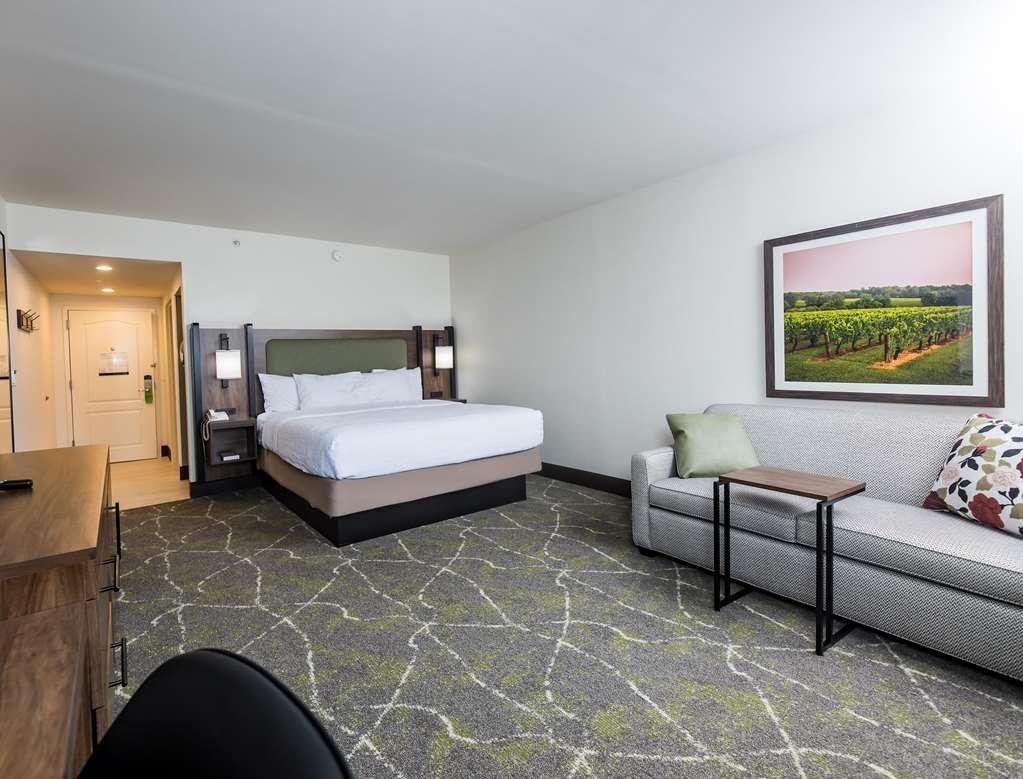 Hampton Inn & Suites Dobson Room photo
